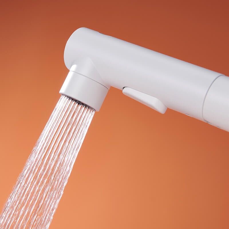 White Corrosion-Resistant Washbasin Faucet 360 Degree Multi-Directional Rotating Pull-Out Basin Faucet brass tap Hot sale white brass deck type single handle faucet washbasin