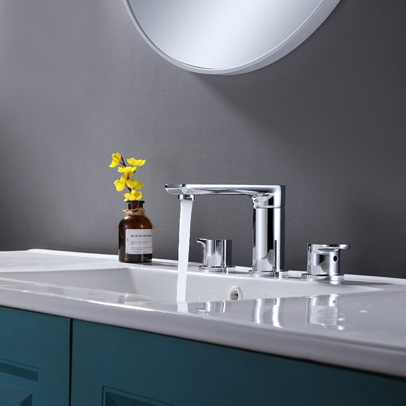 China Faucet Factory Wholesale Brass Bathroom Sink Faucet 2 Handle 3 Holes Bathroom Lavatory Wash Basin Faucet 3 Hole 2 Handle Basin Mixer Faucet with Drain and Supply Lines Widespread Bathroom Basin Faucet 1 9 Torneira China Fábrica Atacado Torneira para pia de banheiro de latão com 2 alças e 3 furos Torneira para lavatório de banheiro